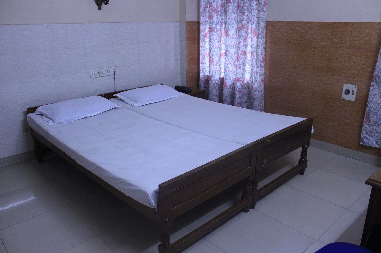 Hotel Sukhvas Thiruvananthapuram Exterior photo